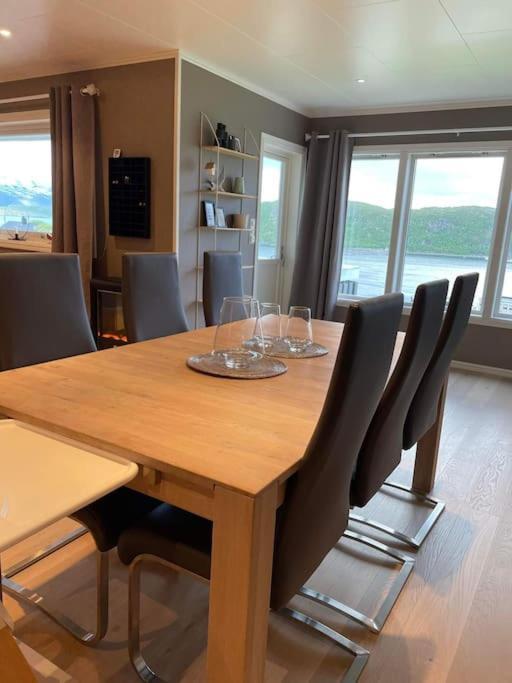 Nice House With A Great View! Skjervoy エクステリア 写真
