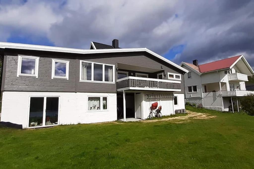 Nice House With A Great View! Skjervoy エクステリア 写真